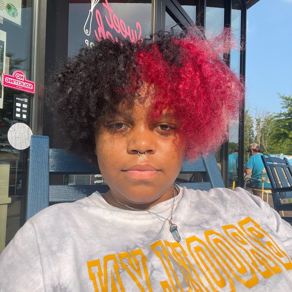 Meet your Posher, Niara